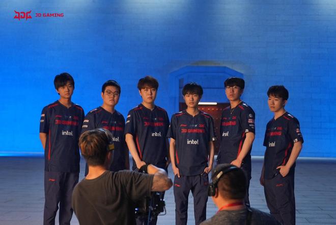 虽然他们在 虽然他们在