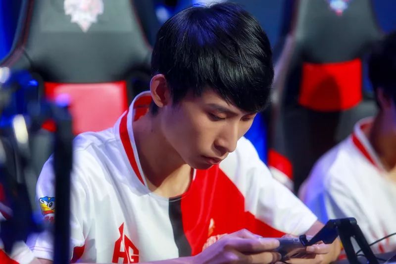 至少缺阵一 至少缺阵一